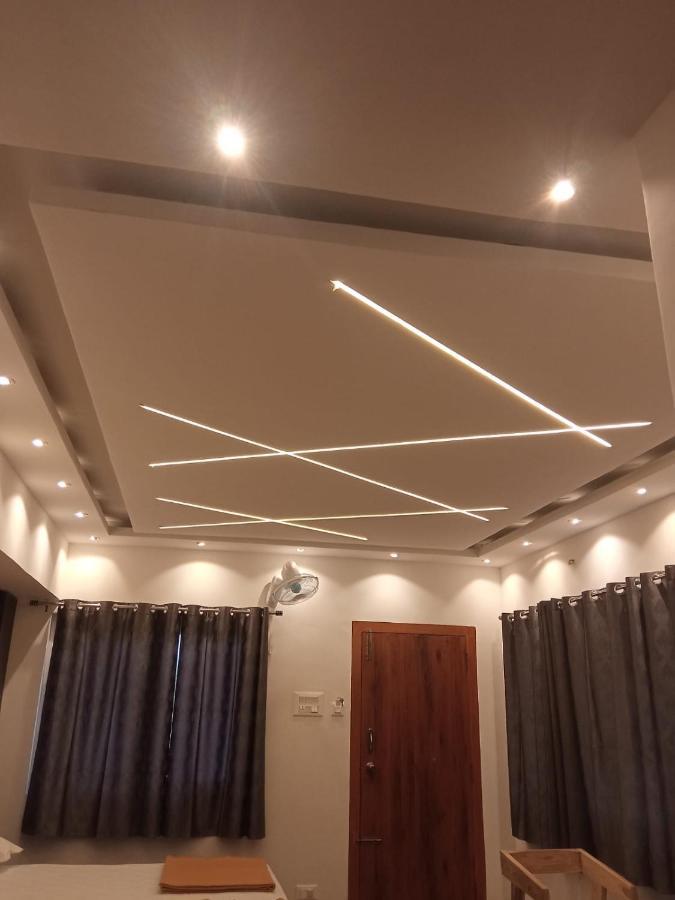 Hilltop Hotel Valparai Luaran gambar