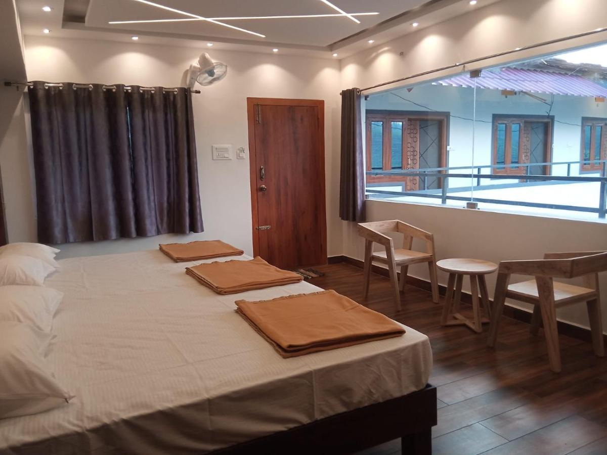 Hilltop Hotel Valparai Luaran gambar