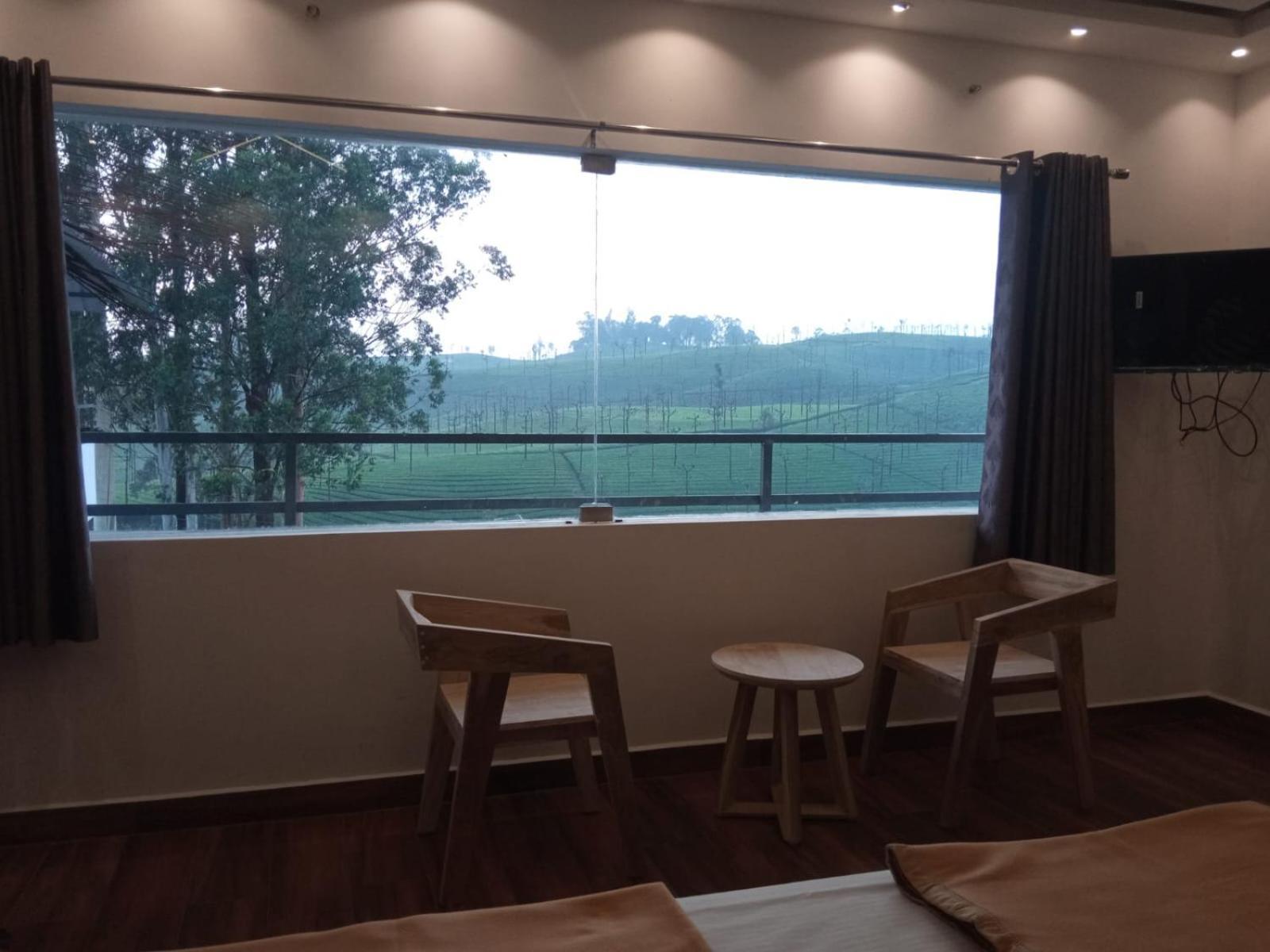 Hilltop Hotel Valparai Luaran gambar